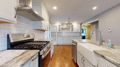 4502 Blenheim Rd, Louisville, KY 40207 - photo 5