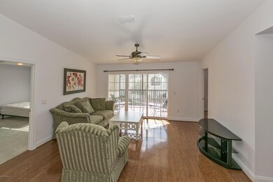 007_Living Room