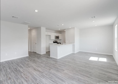 618 Mariposa Ln, Kenedy, TX 78119 - photo 3