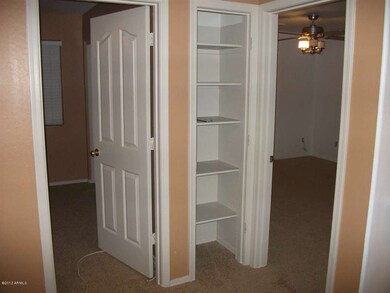 bed rooms and linnin closet