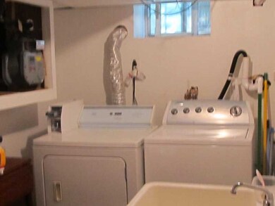 137 Mulberry St, Pawtucket, RI 02860 - photo 7