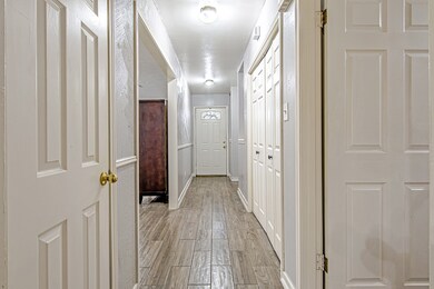 9706 Santa Monica Blvd, Houston, TX 77089 - photo 5