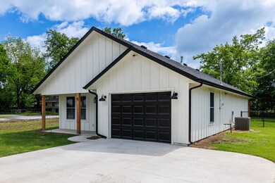 15 S Ora St, Pryor, OK 74361 - photo 6