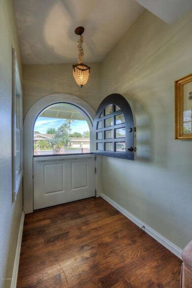 004_Dutch Door