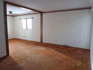 1526 W 2nd St, Cedar Falls, IA 50613 - photo 2