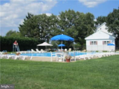 1402 Franklin Ct unit 19, Lansdale, PA 19446 - photo 6