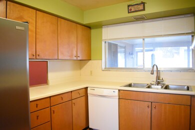 3143 S Stephen Dr, Columbus, OH 43204 - photo 5