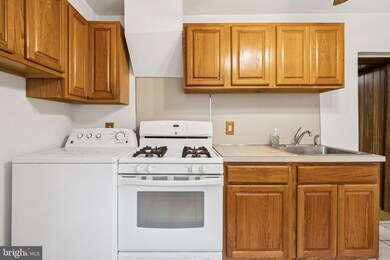 2426 Aspen St, Philadelphia, PA 19130 - photo 5