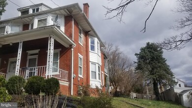 2437 Cumberland Ave, Reading, PA 19606 - photo 2