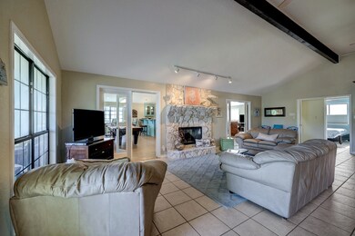 20 Lazy Oaks Ct, Brazoria, TX 77422 - photo 5