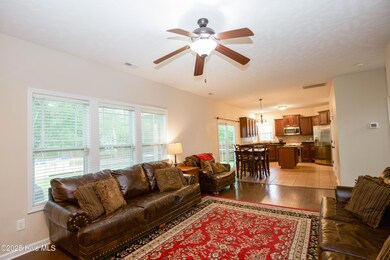 340 Lockwood Dr-25