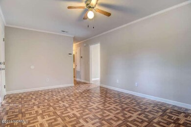 922 Middle Sound Loop Rd-small-005-5-DSC
