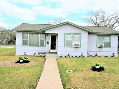 1501 Avenue L, Bay City, TX 77414 - photo 2