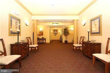 8600 Roaming Ridge Way unit 405, Odenton, MD 21113 - photo 4