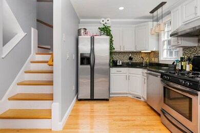 94 Winter St unit 3, Cambridge, MA 02141 - photo 3