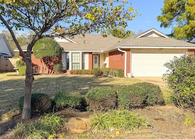 10041 Aberdeen Ln, Yukon, OK 73099 - photo 3