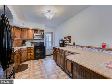 206 Pacific Ave, Woodbury, NJ 08096 - photo 3