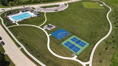 1605 SW Arbor Park Dr, Lee's Summit, MO 64082 - photo 5