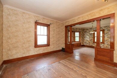 112 W Maple St-9