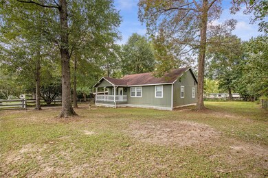 Spacious front and side yard