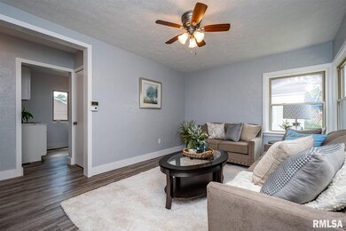 2125 W 18th St, Davenport, IA 52804 - photo 3