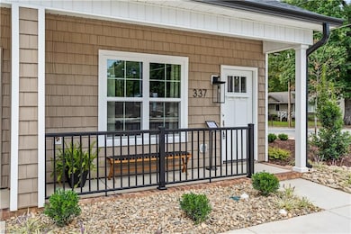 315 Rockspring Rd, High Point, NC 27262 - photo 2