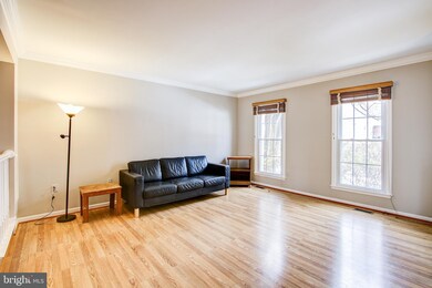 12253 Tildenwood Dr, Rockville, MD 20852 - photo 2