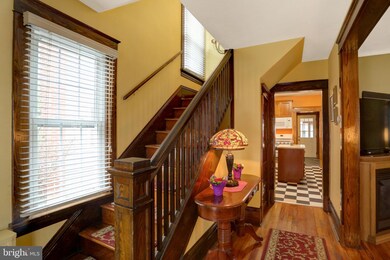 127 W Water St, Middletown, PA 17057 - photo 2