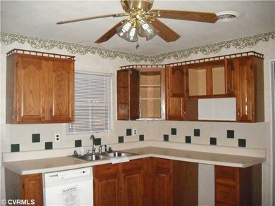 Kitchen - Gas cooking!  Plenty of countertop space