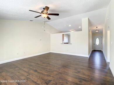 1035 Hibiscus Street-21