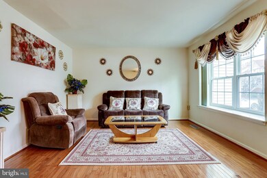 241 Finchingfield Ct, Sterling, VA 20165 - photo 6