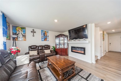 4140 Dakota Cir, Waukee, IA 50263 - photo 4