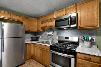 9-web-or-mls-1308-cedar-hill-rd