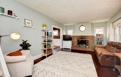 Living Room (4) (1)