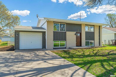 1706 N Kankakee St, Lincoln, IL 62656 - photo 2