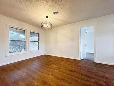 836 Russell Ln, Bedford, TX 76022 - photo 5