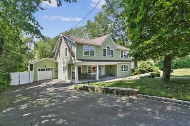 001-photo-front-view-7315932