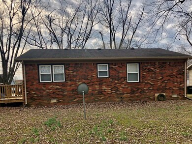 135 Boxwood Dr, Hopkinsville, KY 42240 - photo 2