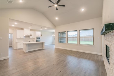 224 Magnolia Dr, Azle, TX 76020 - photo 4