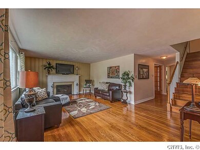Living Room. Beautiful spacious L/R