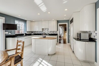 33 Regent Wood Rd, Northfield, IL 60093 - photo 7