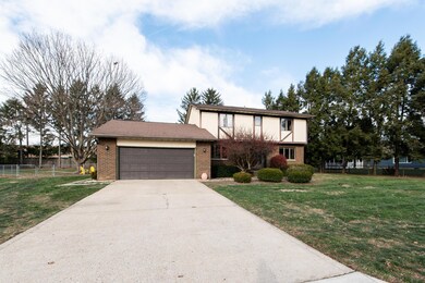 10045 Circle - front of house
