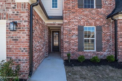 004-9125 Lakeside Cir S-MLS Version