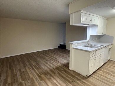 101 E Hospital Dr unit 10, Angleton, TX 77515 - photo 5