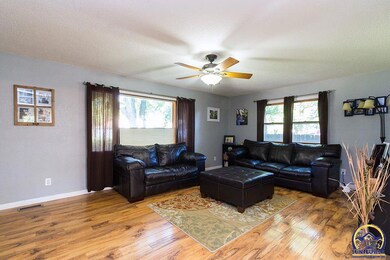 524 Pine St, Rossville, KS 66533 - photo 4