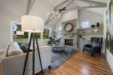 Vaulted ceilings with Cozort Custom's signature sc