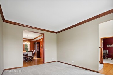 194 Johnson Woods Dr, Batavia, IL 60510 - photo 4