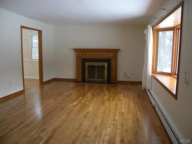 5260 Elgin Dr, Emmaus, PA 18049 - photo 6