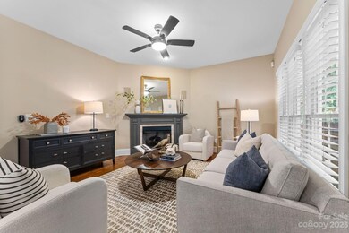 916 Millbrook Rd, Charlotte, NC 28211 - photo 4