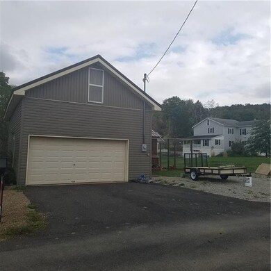 Detached Garage